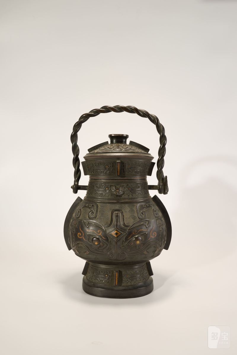Lot961 清乾隆 铜嵌金兽面纹提梁卣 - 图2